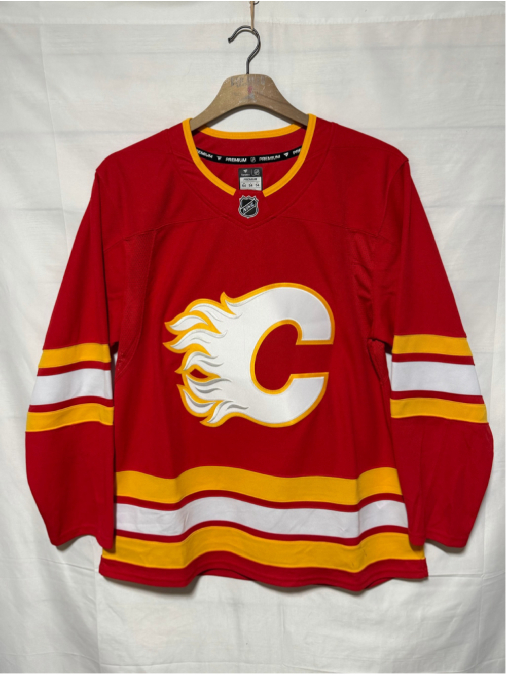 Men's Fanatics Calgary Flames NHL Hockey Jersey Red Yellow Size XL